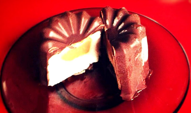 Cannelés glacés au cœur fondant - Un dessert estival qui peut aussi se déguster en hiver.