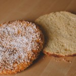 Tarte Tropézienne – Lorsque la brioche est froide, la couper en deux avec un couteau à scie. (Photo : Elodie Davis).