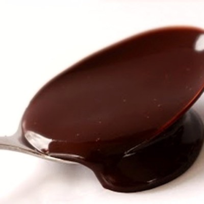 Sauce au chocolat noir - La sauce chocolat est la sauce idéale pour sublimer tous vos desserts.