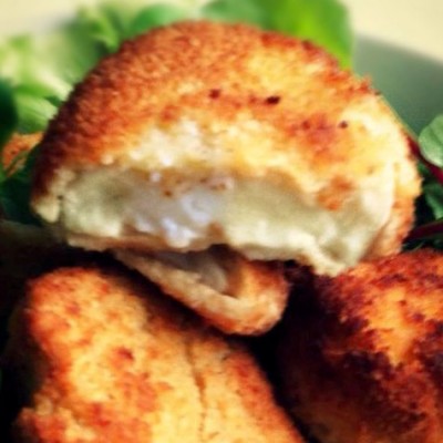 Beignets de mozzarella panée - A la fois fondants et croustillants, ces beignets de mozzarella sont vraiment à tomber et rapides à réaliser!