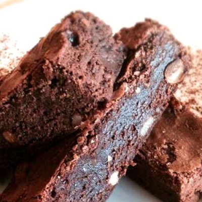 Brownie au chocolat - Au goûter des enfants, à l’heure du café, ou au dessert, ces brownies feront bien des heureux.