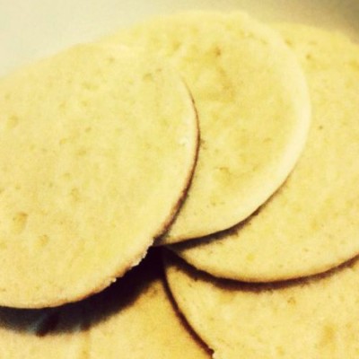 Biscuits au citron - De moelleux petits biscuits au citron, irrésistibles et parfaits pour l'heure du thé.