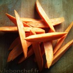 Frites de patates douces au paprika - Patates douces, pelés et coupés en frites rustiques.