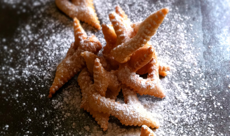 Beignets de Carnaval - Servir les beignets sur un plat de présentation et déguster bien chaud.