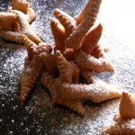 Beignets de Carnaval - Des beignets festifs à la forme amusante.