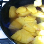 Carpaccio d’ananas et croquant de fruits secs - Ananas flambé au rhum vieux.