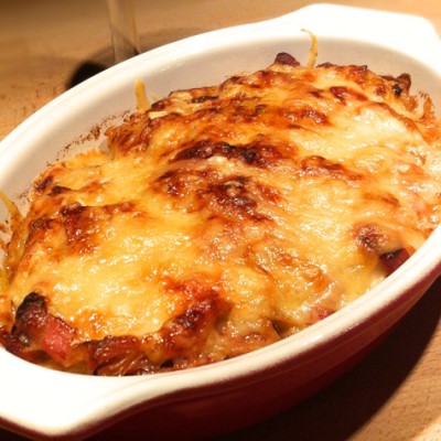 Gratin de poireaux aux lardons - Ce gratin de poireaux est un bon moyen de faire aimer les légumes aux enfants.