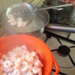 Salade de la mer à l’italienne - Cuire jusqu'à ce que les crevettes deviennent fermes.