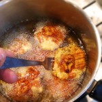 Frites de banane plantain - Les faire dorer une deuxième fois dans la friteuse pendant quelques minutes.