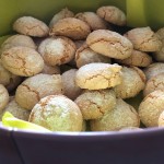 Amaretti (recette italienne) - Une fois refroidis, conserver cette délicieuse pâtisserie italienne dans un récipient hermétique