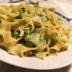 Pâtes aux brocolis et au pecorino - Encore sceptiques à propos du brocoli ? Cette recette devrait vous convaincre.