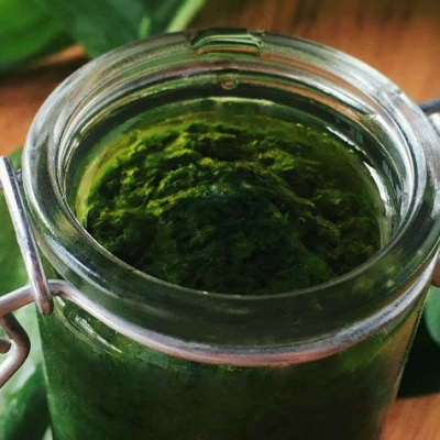 Pesto à l’ail des ours - Une recette de pesto différente pour changer... 100% saine !