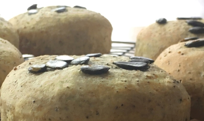 Bun aux graines de courge - Ce pain moelleux et bon pour la santé est la recette parfaite pour vos soirées burger !