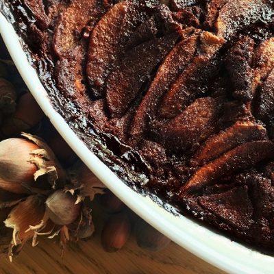 Moelleux au chocolat et aux poires - Pour un chaud-froid surprenant, accompagner ce dessert avec un sorbet à la poire !