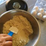 Paste nuove - Le mixage permet d'affiner le sucre et l'amande en poudre mais surtout de bien homogénéiser l'ensemble.