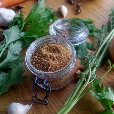 Bouillon de légumes en poudre maison - Voici un bouillon de légumes qui ravira ceux qui n’aiment pas trop les bouillons industriels.