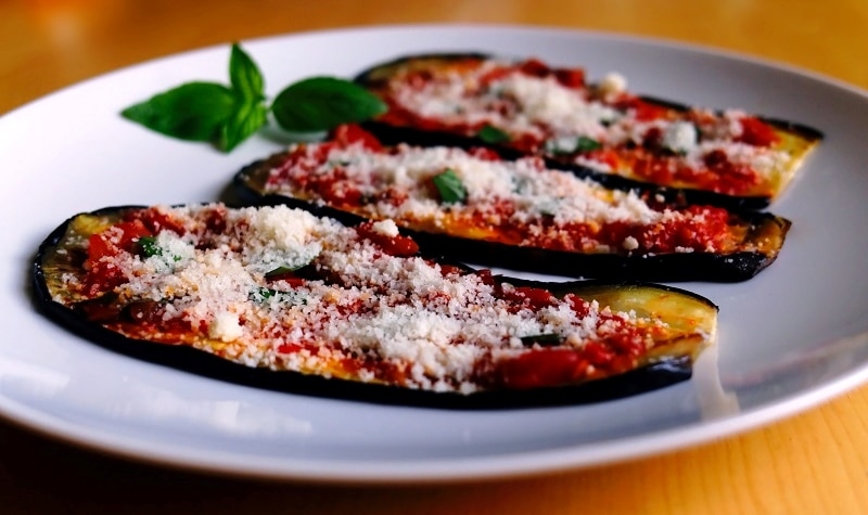 Aubergines à la sicilienne - Une délicieuse entrée estivale qui permet de se régaler en toute bonne conscience.